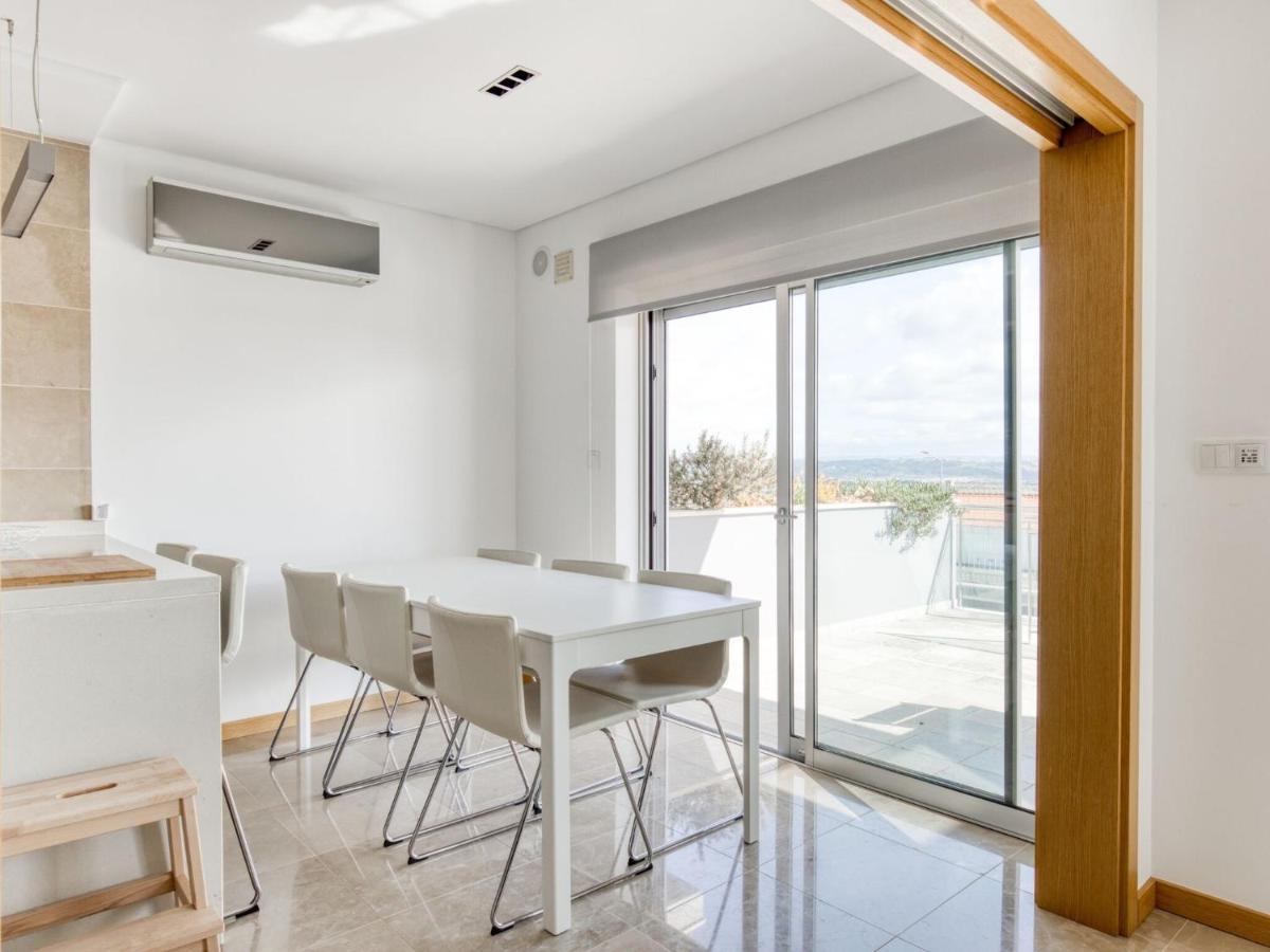 Modern Holiday Home In Salir Do Porto With Swimming Pool Salir de Porto Экстерьер фото