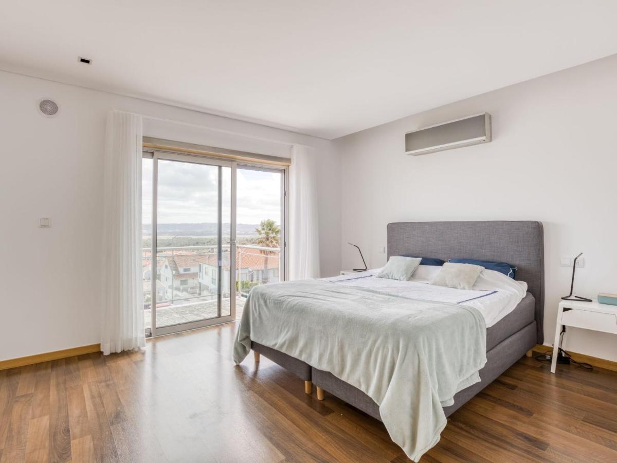 Modern Holiday Home In Salir Do Porto With Swimming Pool Salir de Porto Экстерьер фото
